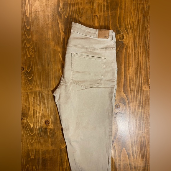 Forever 21 - Cream Skinny Jeans - Picture 2 of 3